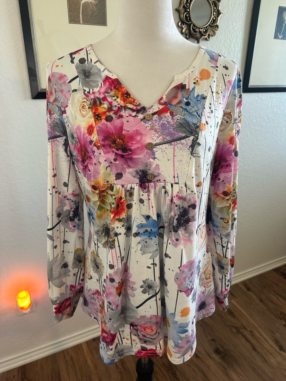 Multicolored Floral Long Sleeve Top 🌺